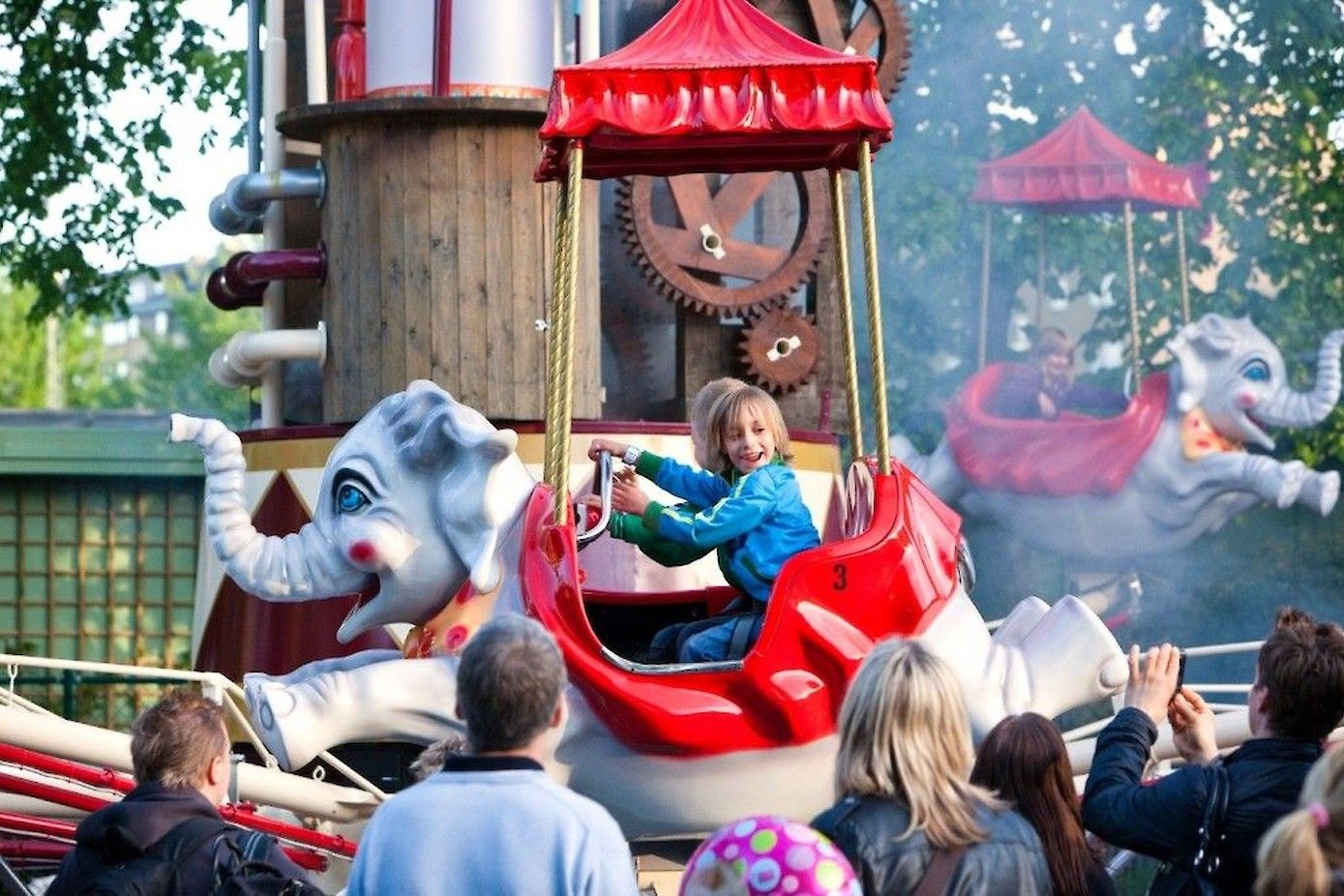 Vliegende olifanten in Liseberg.