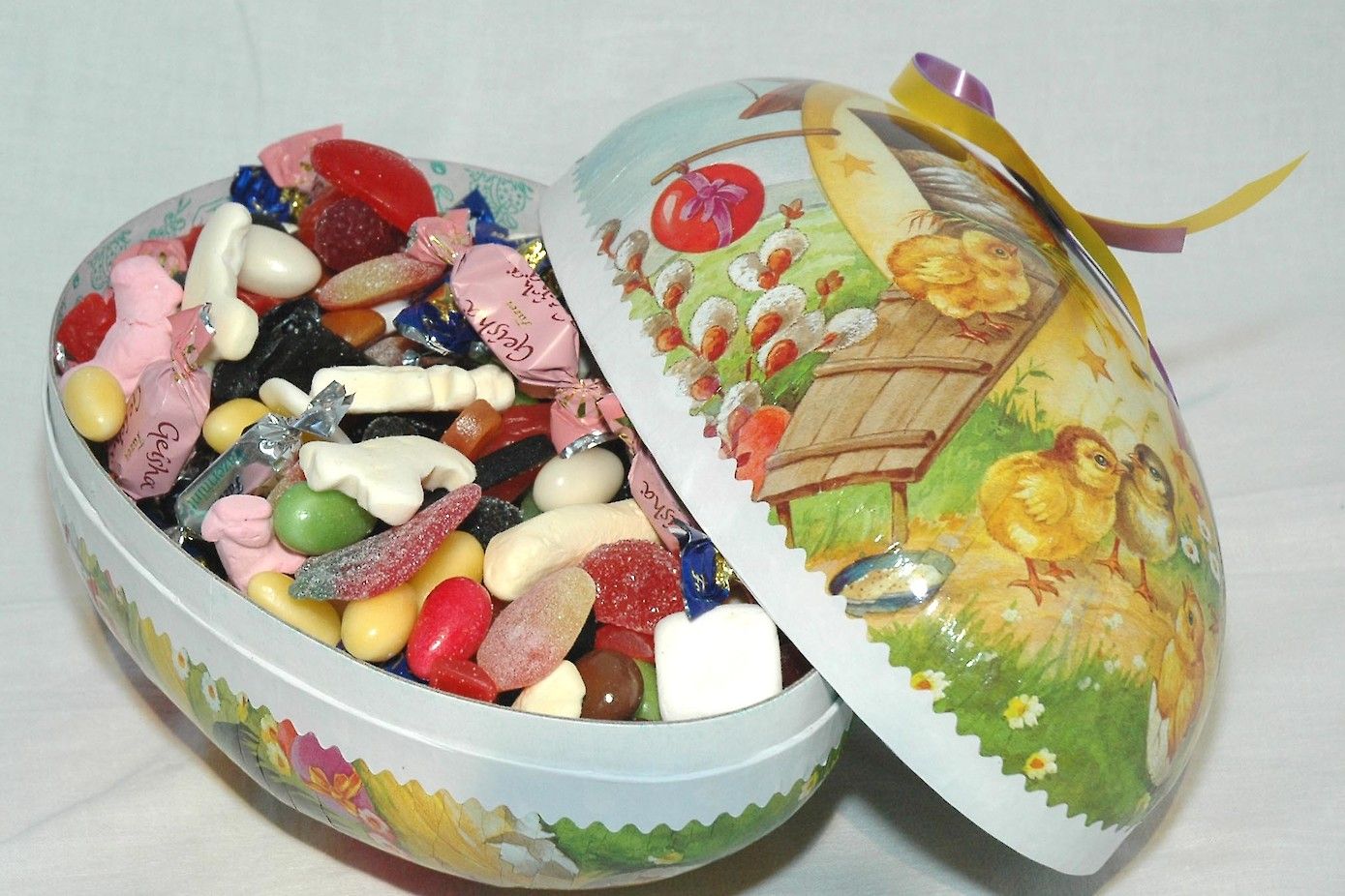 Paasei gevuld met snoep