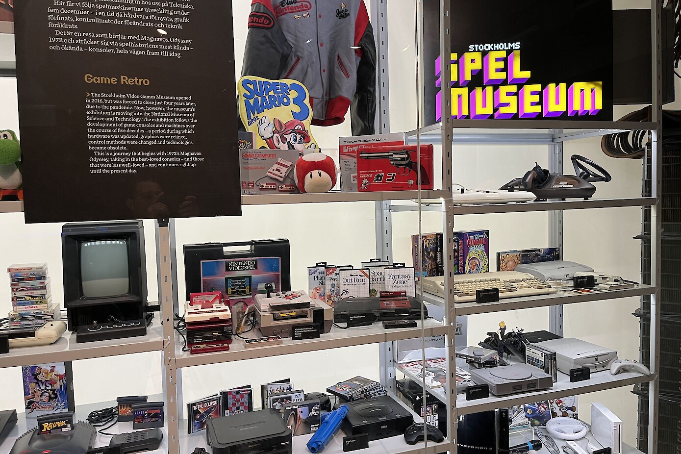 Retro delen van de Play Beyond Play tentoonstelling