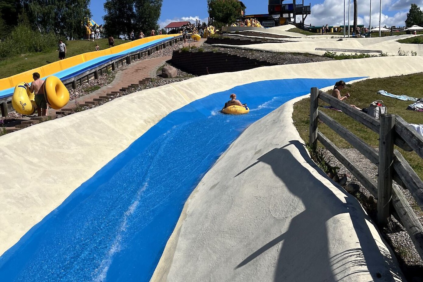 Een van de spannende glijbanen in het waterland.